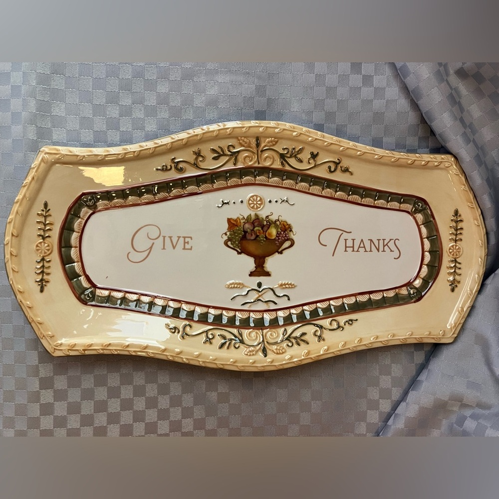 AMSCAN Thanksgiving Theme “Give Thanks” Serving Tray Dish